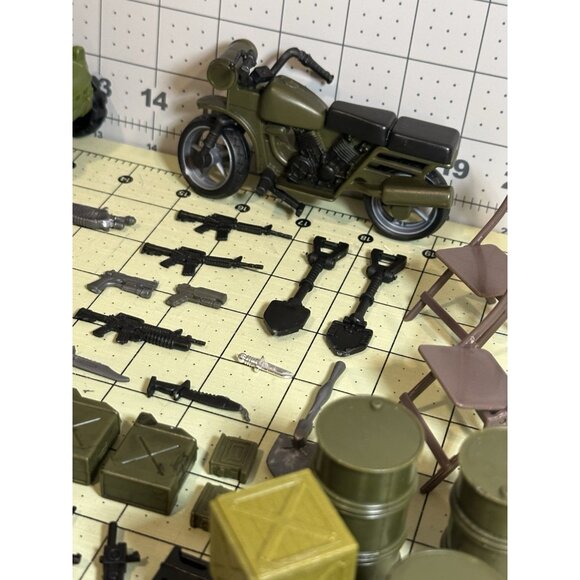 vintage‎ Military Action Assorted Accessories Lot - Picture 9 of 9